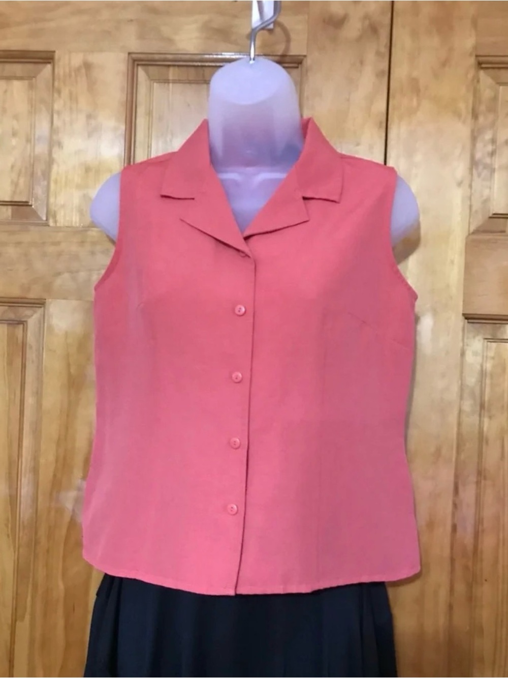 Laura Scott Orange Button Down Sleeveless Blouse
Ladies Small 4 - 6 Petite
Pit t